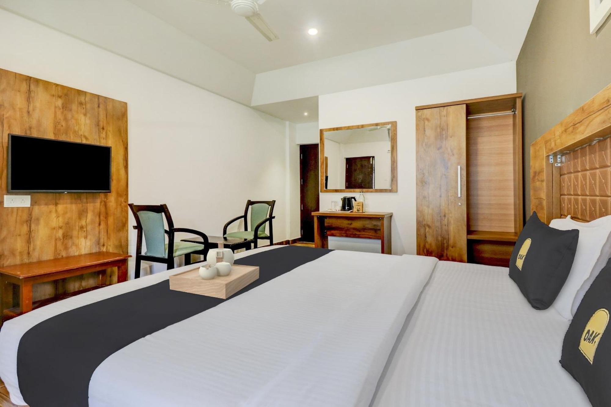 Townhouse Oak Central Suits Kozhikode Exterior photo
