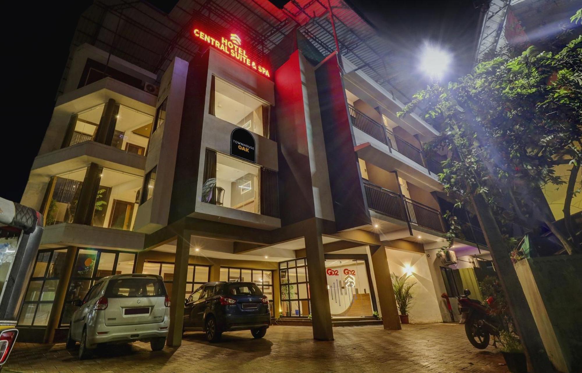 Townhouse Oak Central Suits Kozhikode Exterior photo