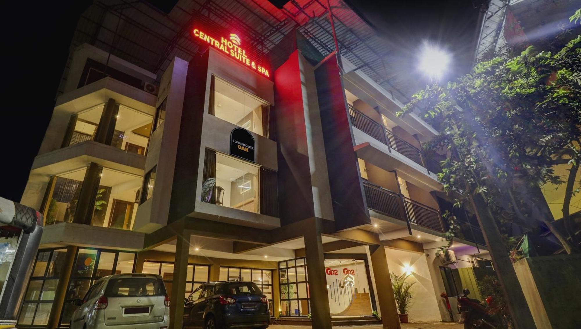 Townhouse Oak Central Suits Kozhikode Exterior photo