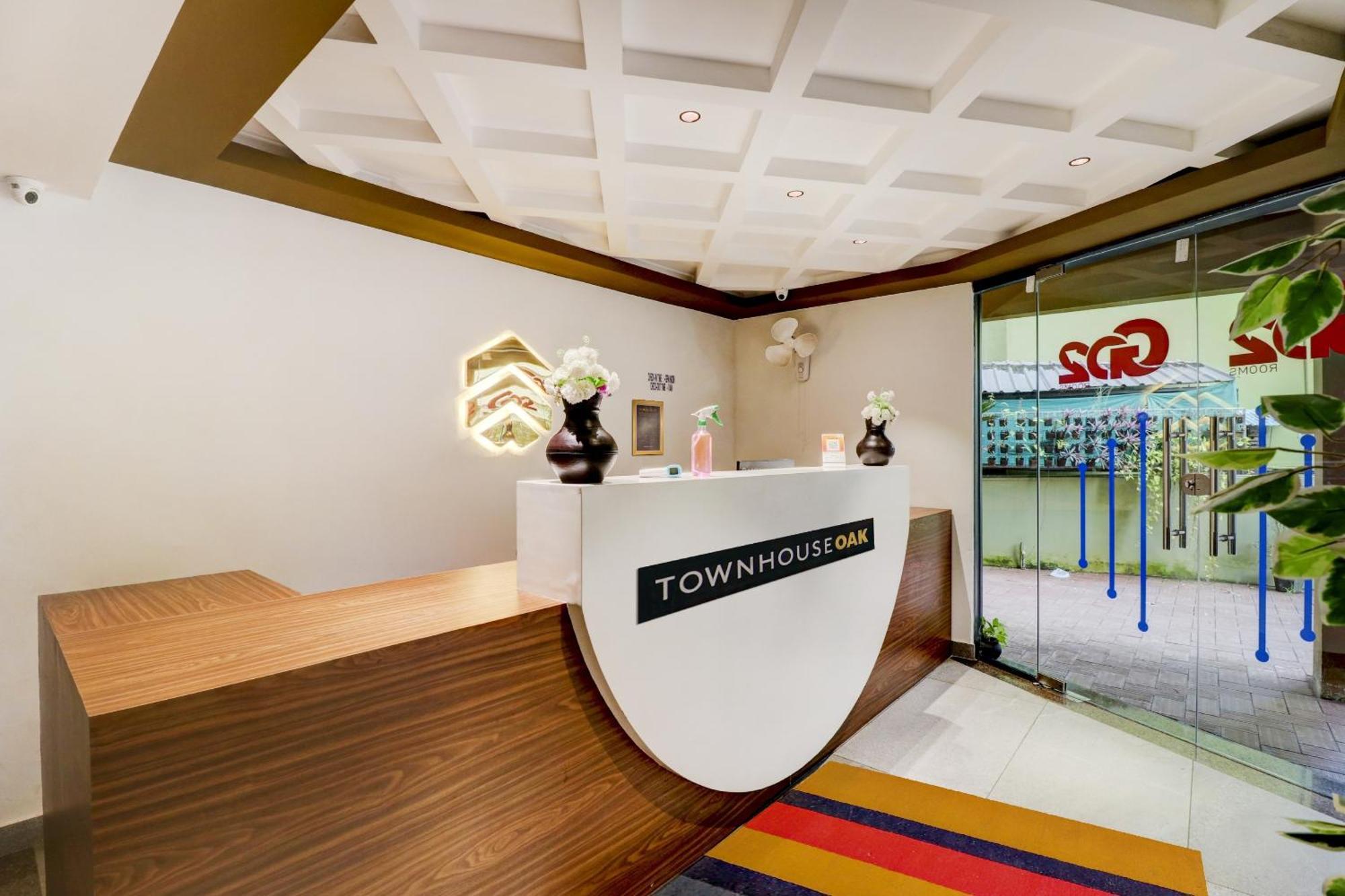 Townhouse Oak Central Suits Kozhikode Exterior photo