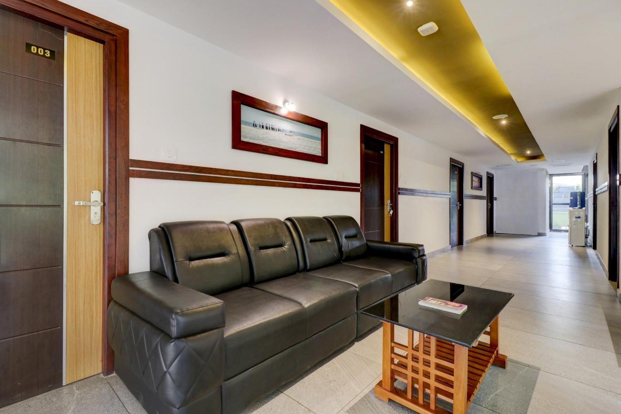 Townhouse Oak Central Suits Kozhikode Exterior photo