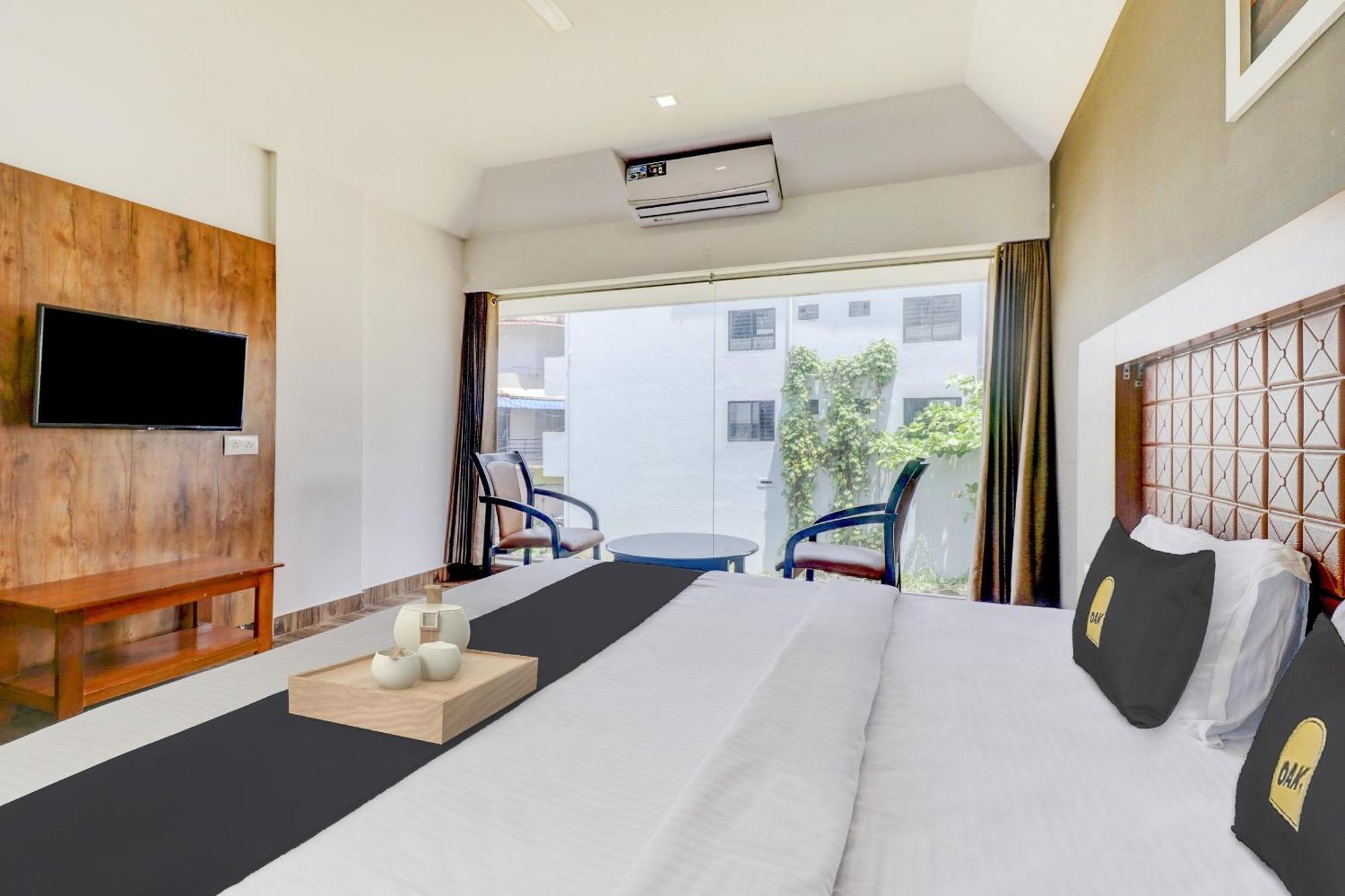 Townhouse Oak Central Suits Kozhikode Exterior photo