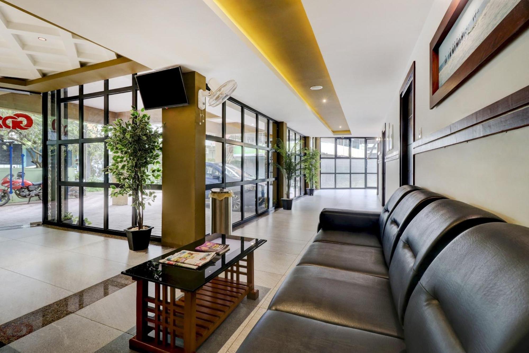 Townhouse Oak Central Suits Kozhikode Exterior photo