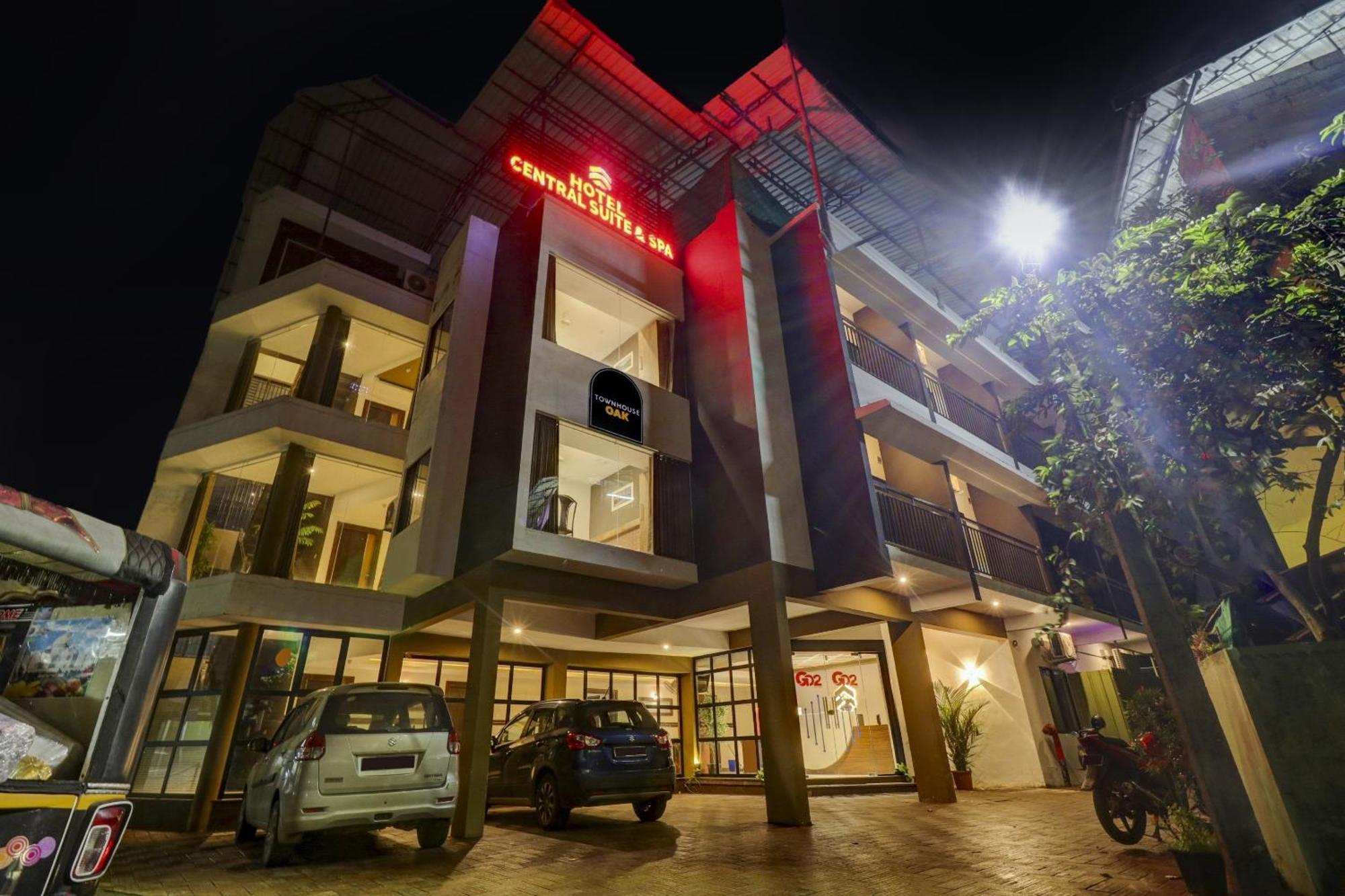 Townhouse Oak Central Suits Kozhikode Exterior photo