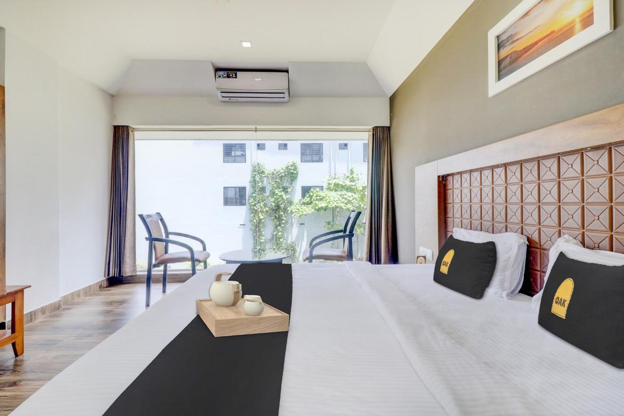 Townhouse Oak Central Suits Kozhikode Exterior photo