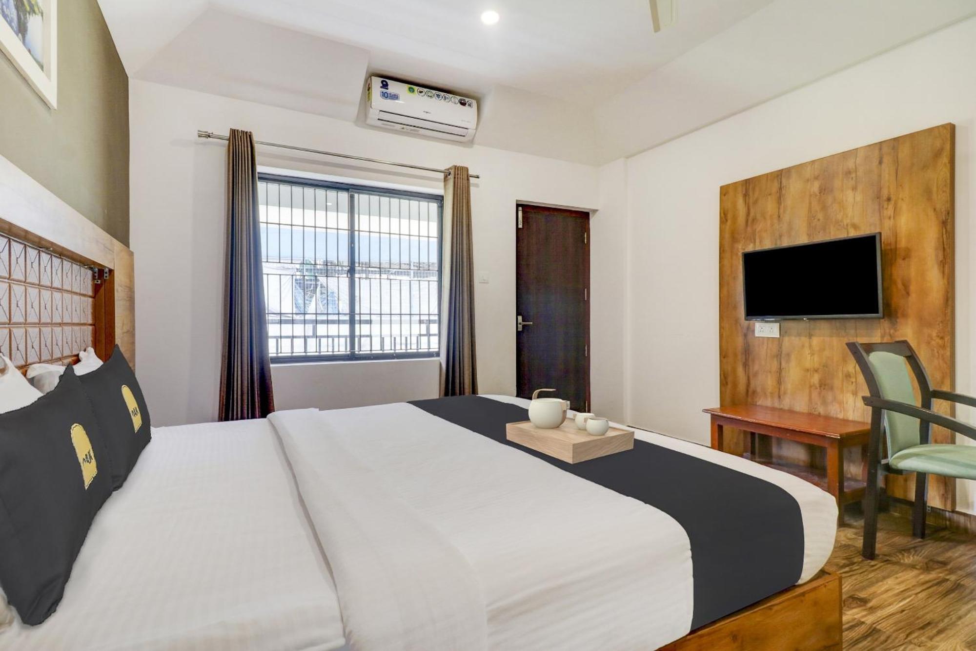 Townhouse Oak Central Suits Kozhikode Exterior photo