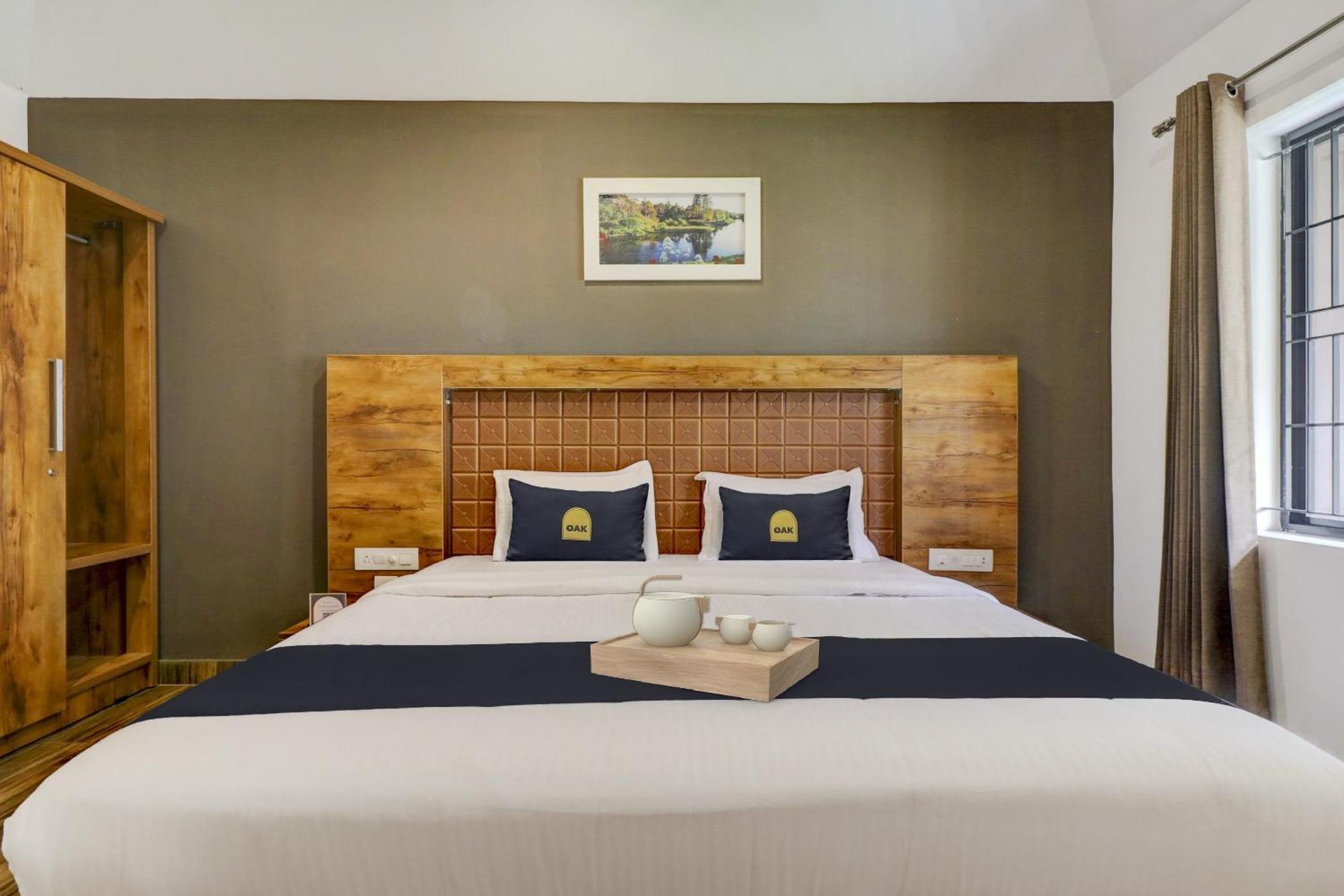 Townhouse Oak Central Suits Kozhikode Exterior photo